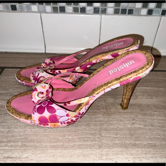 Shoes - Pink floral Unlisted heels